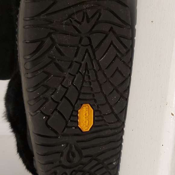Black Manitoba mukluks - Picture 3 of 4
